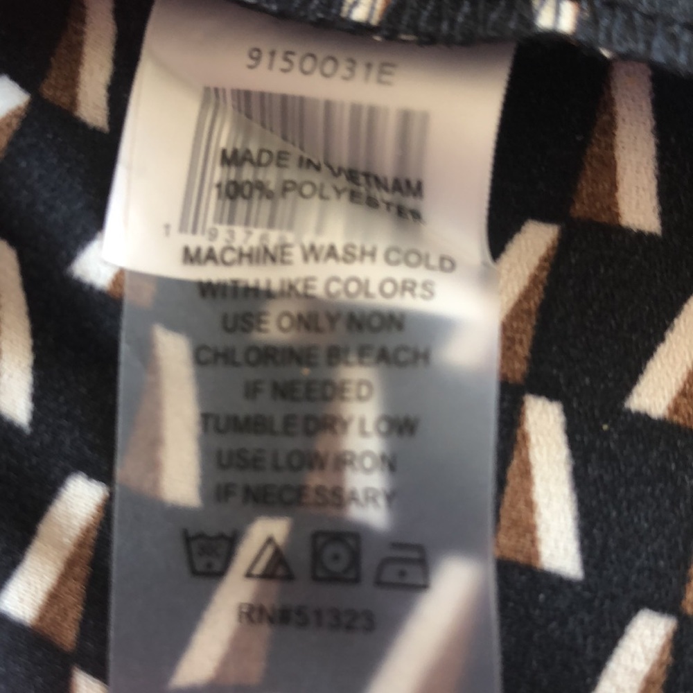 Vince Camuto Cap Sleeve Asymmetrical Wrap Blouse Geometric Print Sz S - Like New - Picture 11 of 11